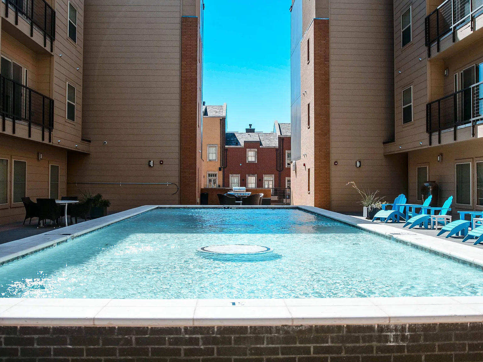 The Maywood Apartments — Photo 2
