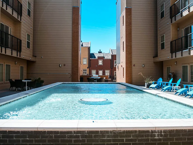 The Maywood Apartments — Photo 2