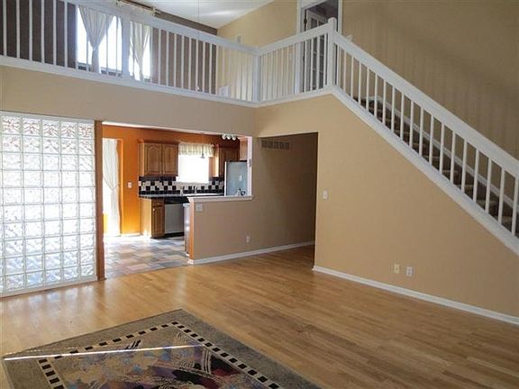5th image of 45113 Lindsey Dr