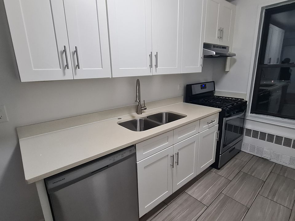 1st image of 15220 79th Ave #3