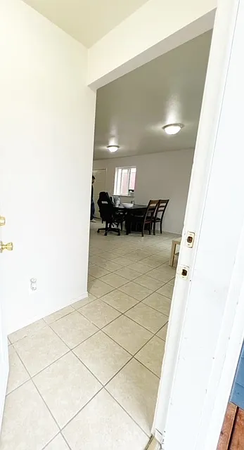 2104 SE Polar Star Way - 1 — Photo 4