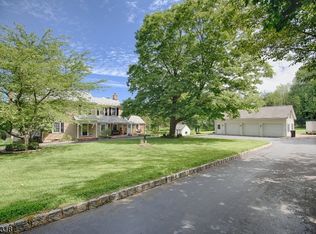 86 Perryville Rd, Pittstown, NJ 08867