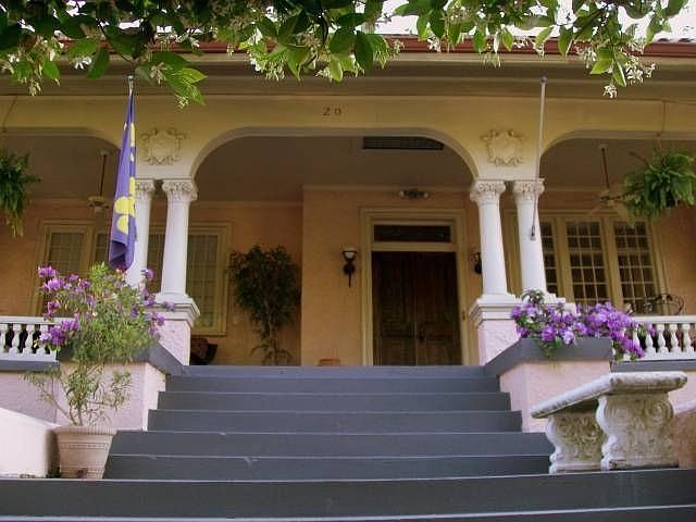 2nd image of 20 Fontainebleau Dr