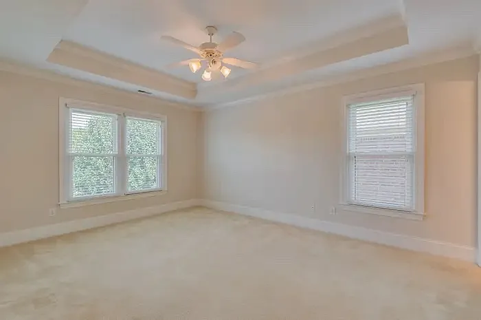 101 Tiffany Ct — Photo 32