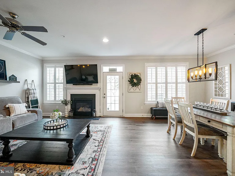 6 New Village Greene Dr — Photo 14