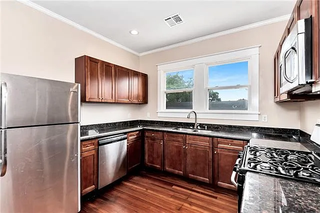 6002 Saint Claude Ave — Photo 13