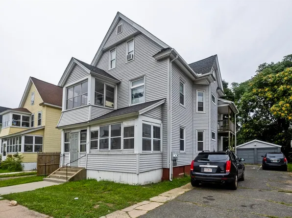 132 Grover St, Springfield, MA 01104