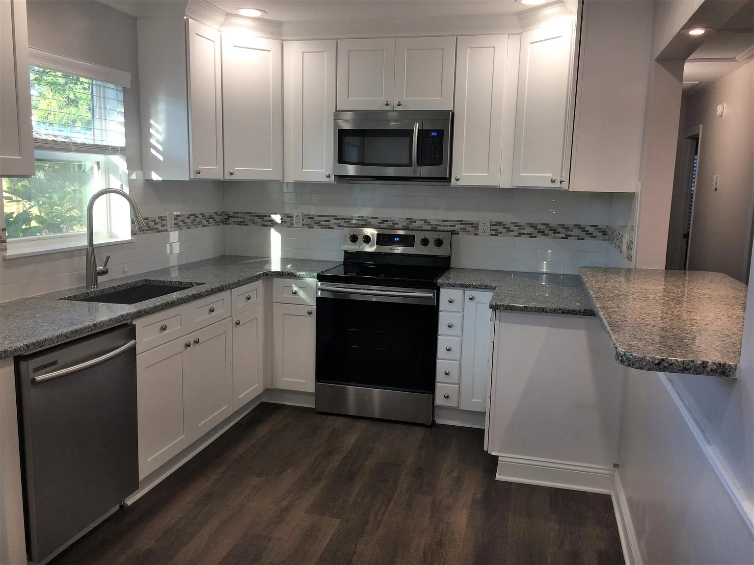 3 bed, 1185 sqft, $2,850 — Photo 3