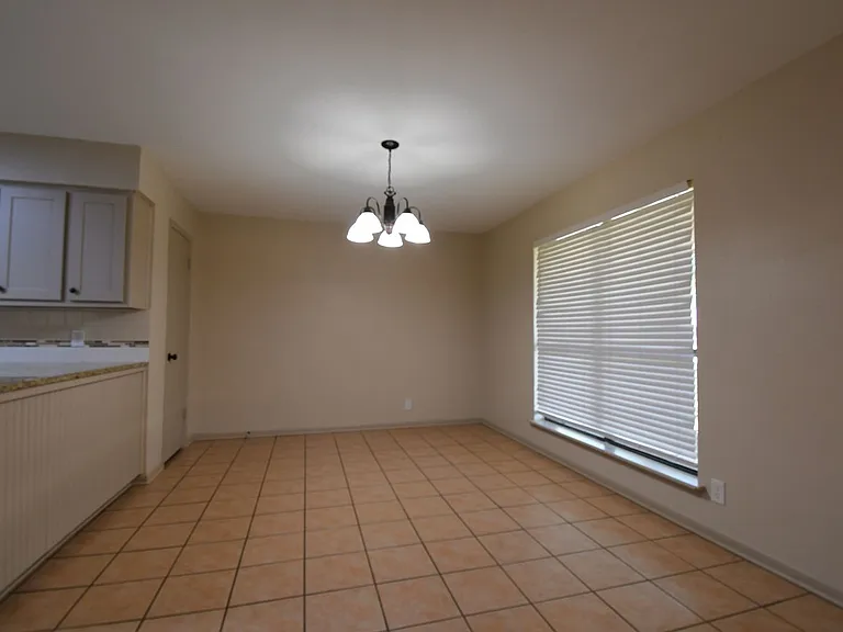 710 Kelli — Photo 12