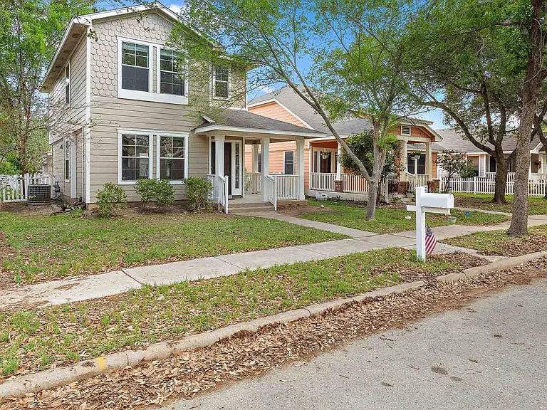 280 Strawn — Photo 2