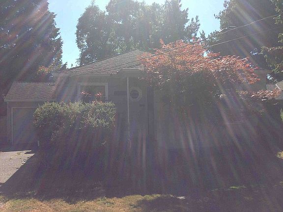 2nd image of 6808 Ravenna Ave NE