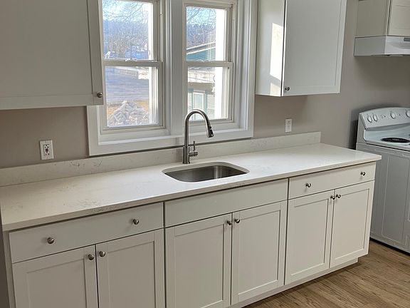 2nd image of 5 Russell Ave #5