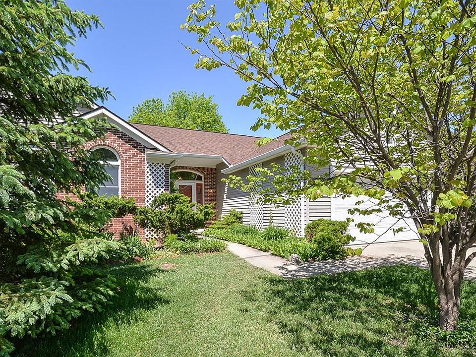 1st image of 3061 N Foxridge Ct