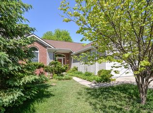 3061 N Foxridge Ct, Ann Arbor, MI 48105