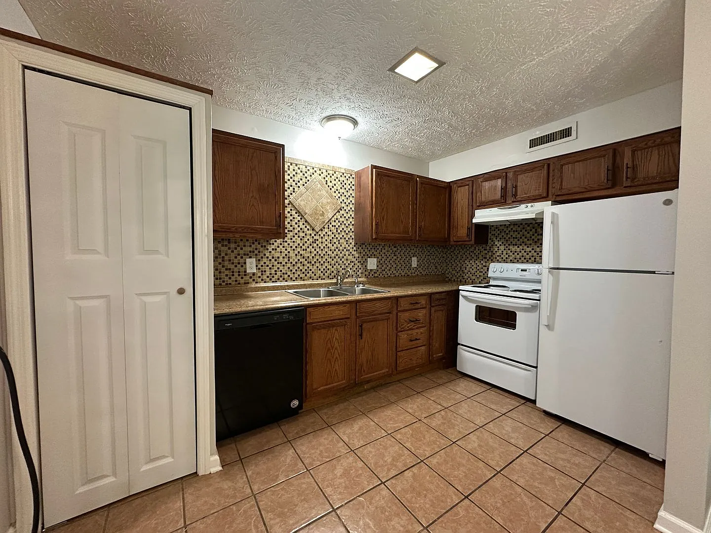 1405 Forest Ave- Lease Only — Photo 3