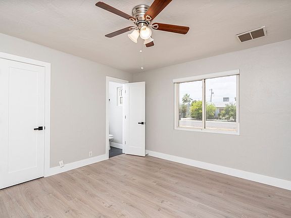 4th image of 844 E Echo Ln