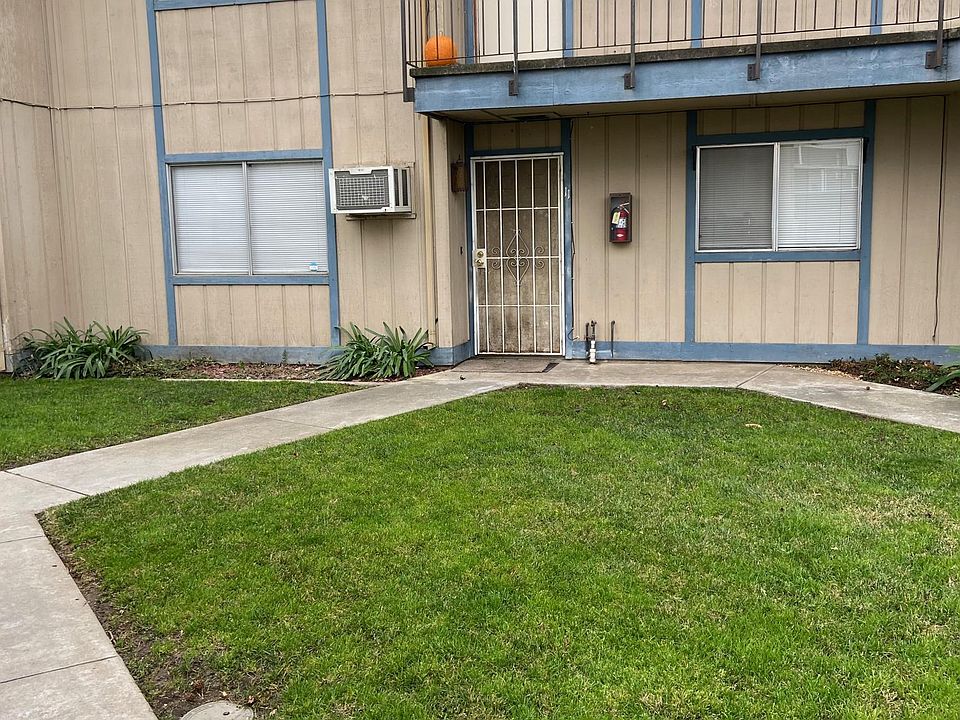 1st image of 556 N Lincoln Ave APT 11