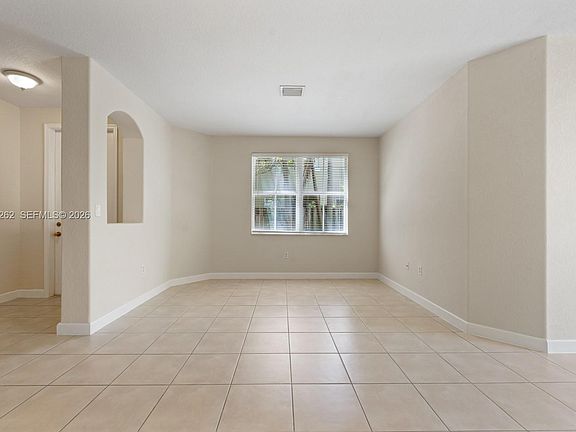 5th image of 2531 SE 15th Ct