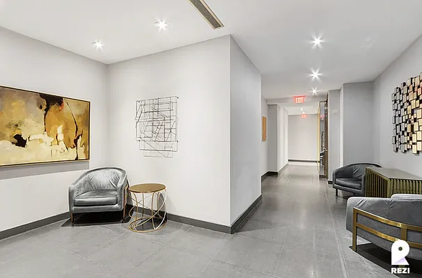 Rented by REZI | media 105