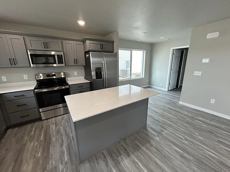 3828 Scorpio Dr SE — Photo 1