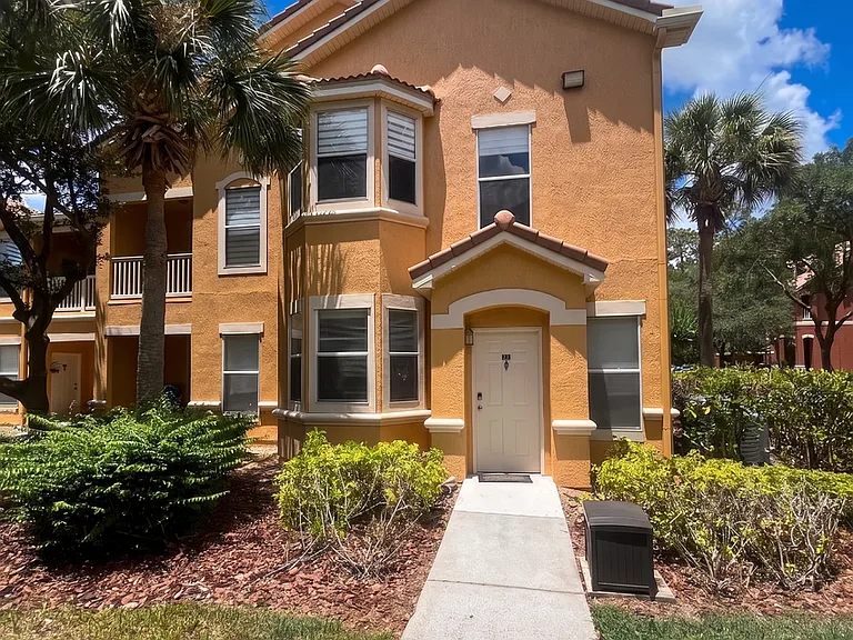 8819 Villa View Cir #107 — Photo 1