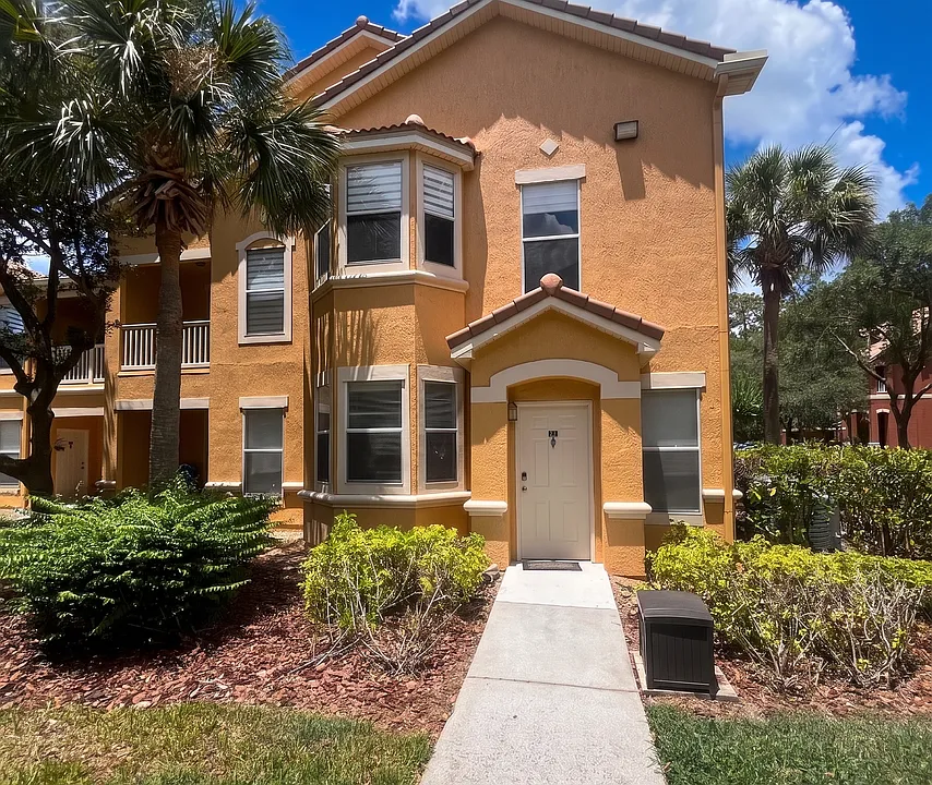 8819 Villa View Cir #107
