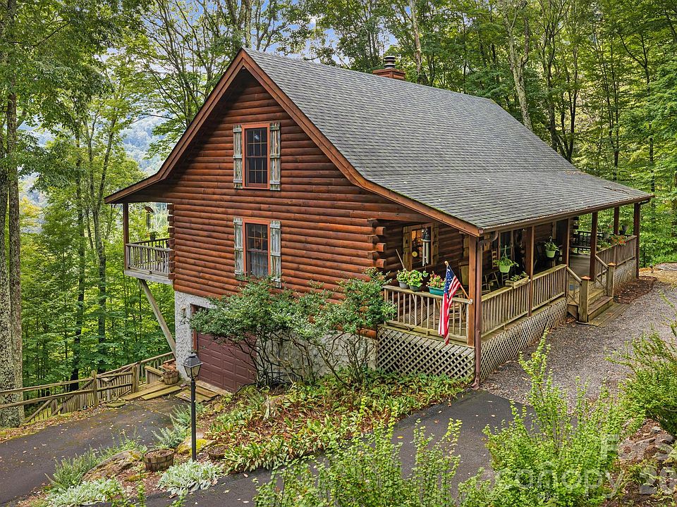 1st image of 215 Goldenleaf Rd