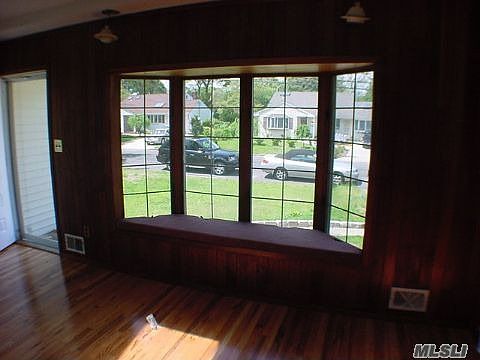 2nd image of 9 Newtown Ave