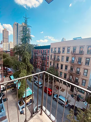 Rented by Metropolis Real Estate of Manhattan | media 11
