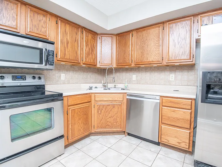 8816 Mill Run Dr — Photo 11