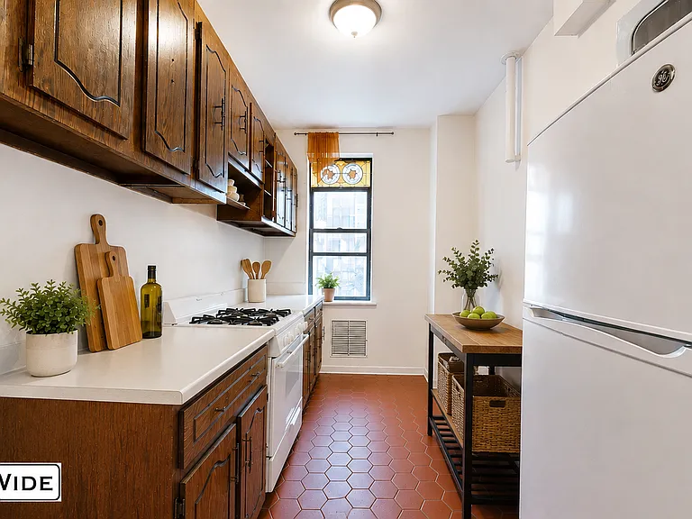 610 W 164th St #52 — Photo 3