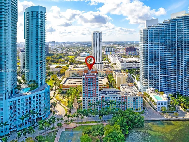2000 N Bayshore Dr #909 — Photo 35
