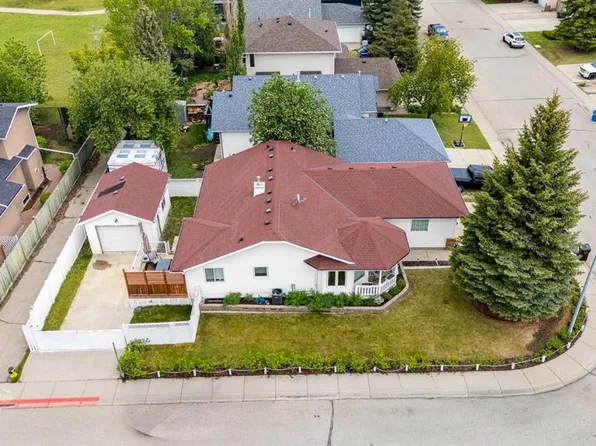 131 S Cambria Rd, Strathmore, AB T1P 1M1