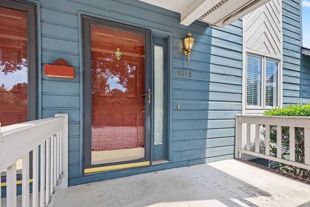 101 Fairway Oaks Ln, Easley, SC - View 3