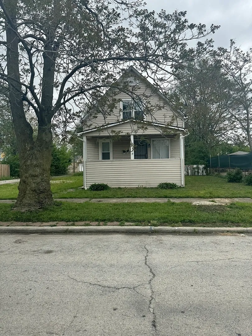 15017 Lincoln Ave photo 1