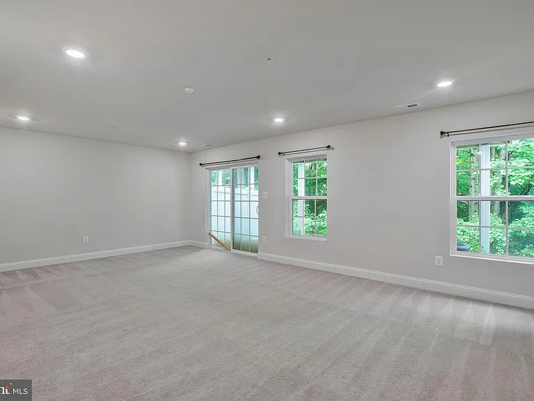 2738 Lady Slipper Rd — Photo 21
