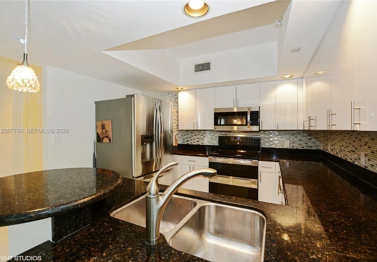 Waverly At Las Olas Condo — Photo 3