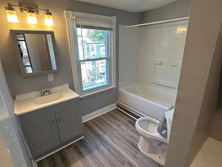 408 S Smallwood St — Photo 10