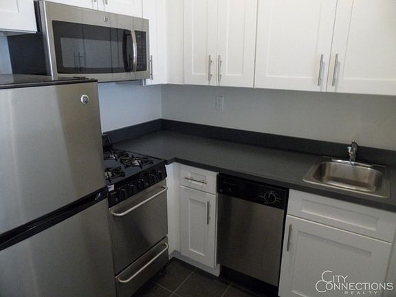 4th image of 310 W 47th St APT 1A