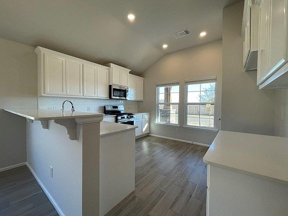 3rd image of 18605 Caballero Dr