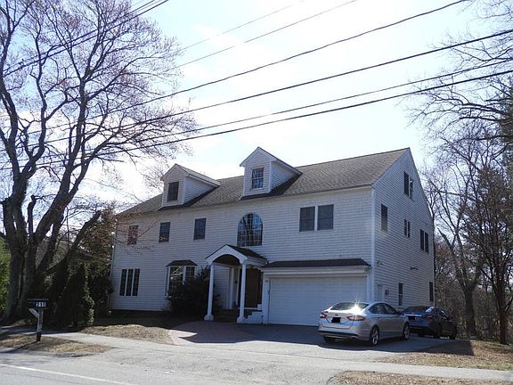 3rd image of 218 Lowell St