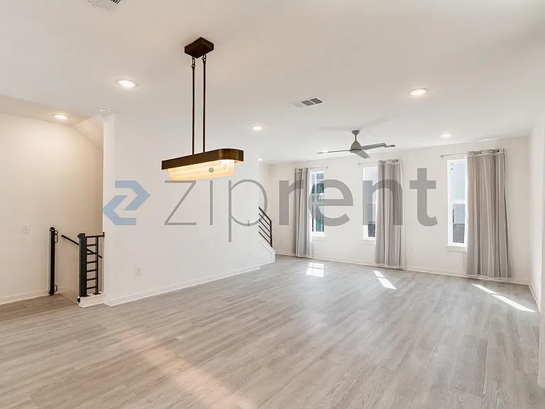 2624 Metcalfe Rd #17 — Photo 3