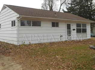 2514 Illinois St SW, Cedar Rapids, IA 52404