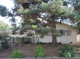 1085 Sherry Ave, Medford, OR 97501