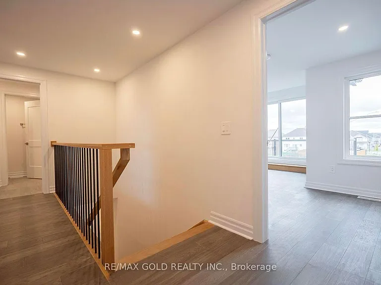 7507 Splendour Dr — Photo 7