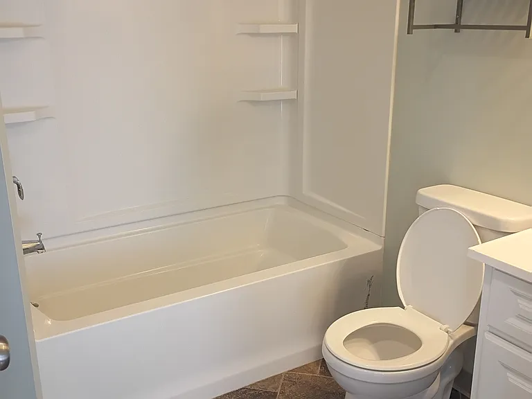 644 Pine St #2 — Photo 2