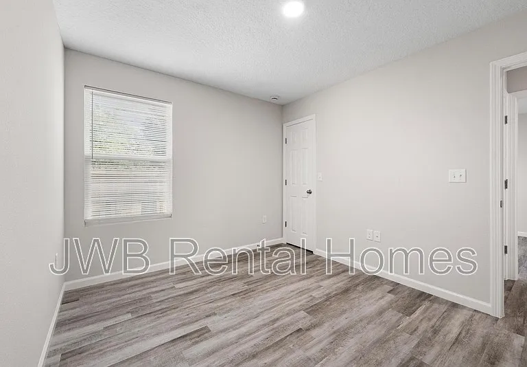 8704 7th Ave — Photo 11
