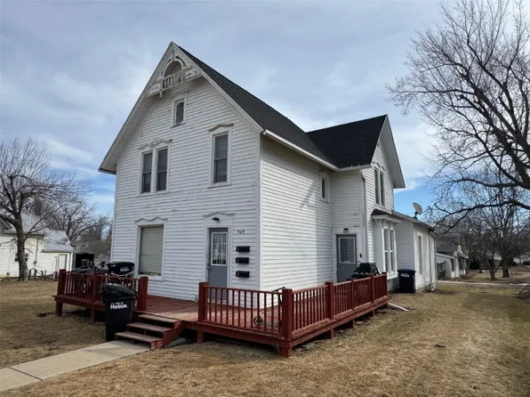 949 13th St, Marion, IA 52302