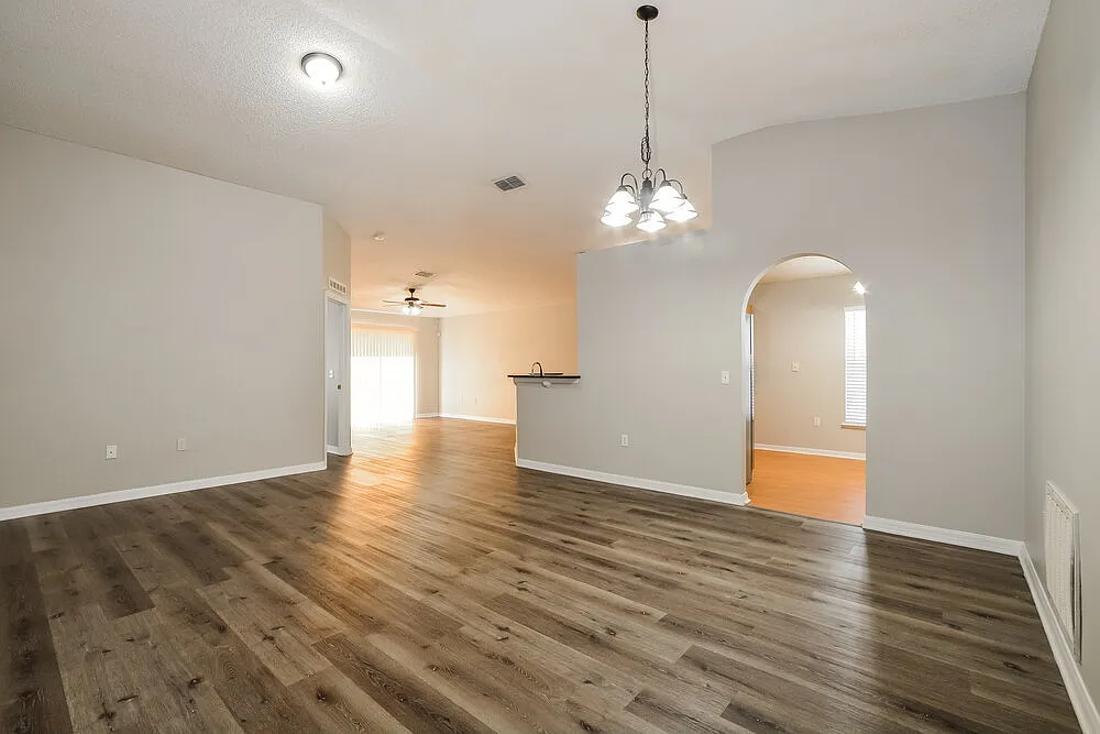 3 bed, 2.0 bath, 1632 sqft, $2,190 — Photo 4