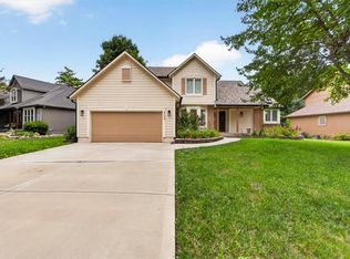 4132 SW Leeward Dr, Lees Summit, MO 64082